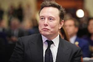 Public Figures Spark Intense Online Debates Over Health Claims and Philosophical Wealth