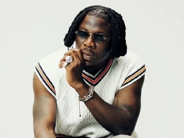 From Luxury Gifts to Industry Mentorship: Stonebwoy’s Impact on Ghanaian Music Deepens