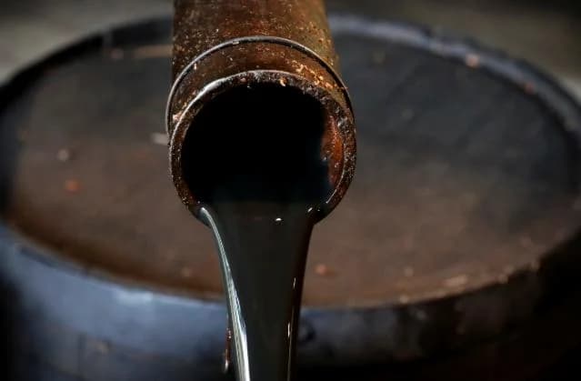 IEA Forecasts First Global Oil Demand Decline Since 2020 as Middle East Conflicts Disrupt Key Export Routes