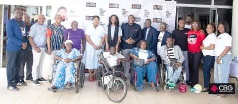 Officials of CBG, Korklu’s Foundation and the BoG with some beneficiaries of the programme