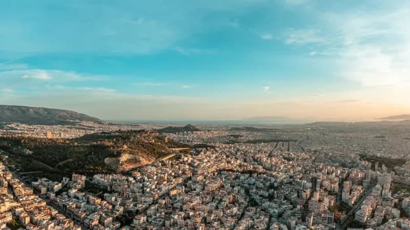 South African Police Arrest Triple Murder Suspect while British Family Mourns Teen’s Fatal Greece Balcony Fall