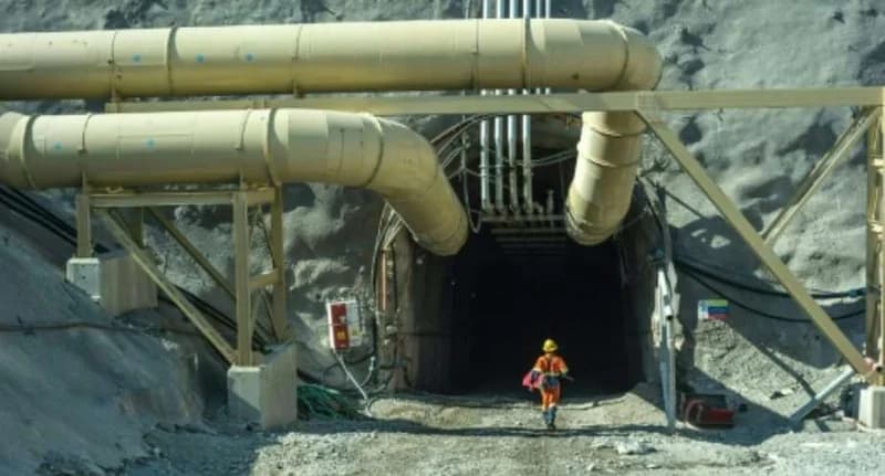 Ghana Mining Sector Faces Investment Risk Amid Global Energy Volatility and Shifting Diamond Markets