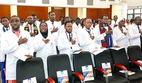 Newly qualified Physician Assistants and Certified Registered Anaesthetists. Picture: ELVIS NII NOI DOWUONA