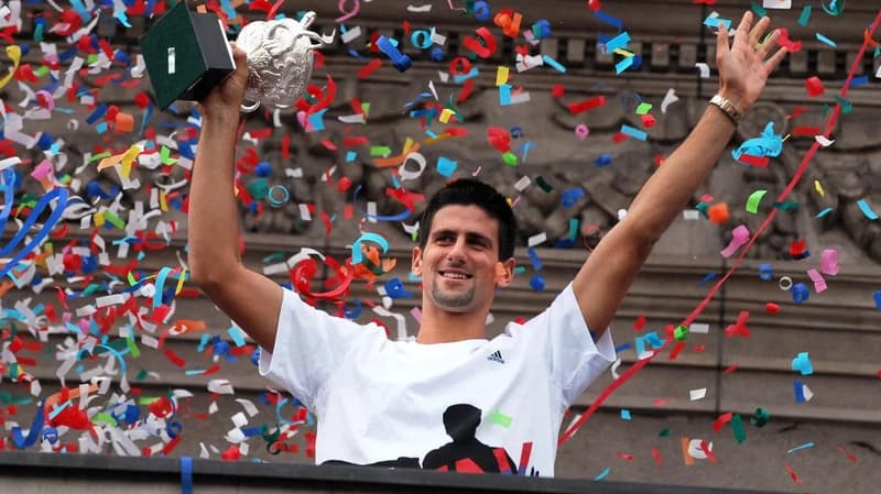 Novak Djokovic waves to a crowd in Belgrade in 2008