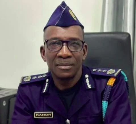 Customs Commissioner Aaron Kanor Warns Travelers of Commercial Duties on Multiple Mobile Devices