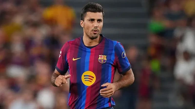 Barcelona's Rodri Issues Apology to Valencia Following ‘Very Weak’ Comments During 5-0 Victory