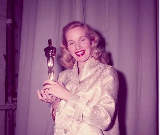 Oscar winner Eva Marie Saint dies at 102