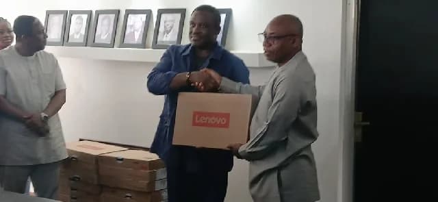 Ministry of Communication presents 2,000 laptops to KNUST students