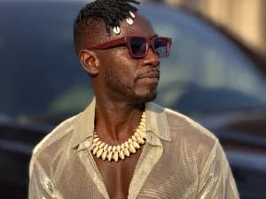 Okyeame Kwame proposes free university for farmers' children