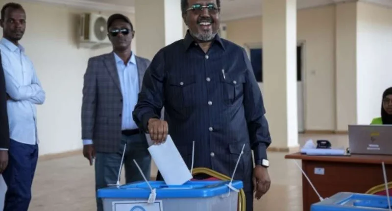Somalia schedules presidential election for May 15